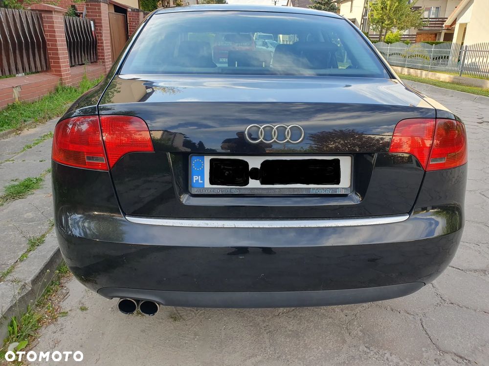 Audi A4 Limousine - 4