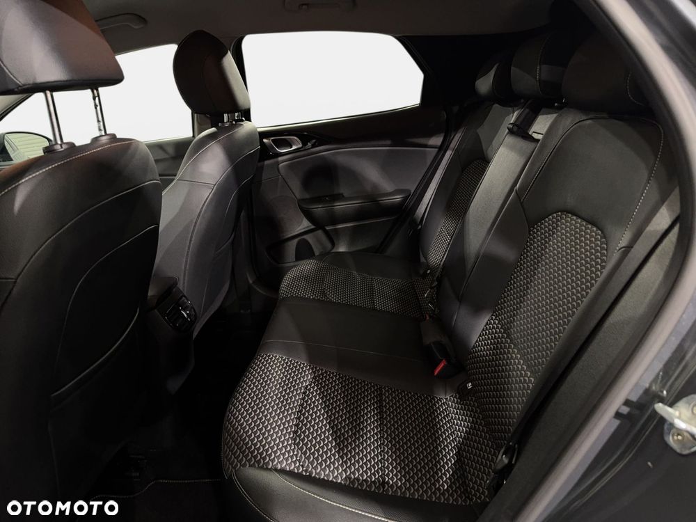 Kia XCeed - 14