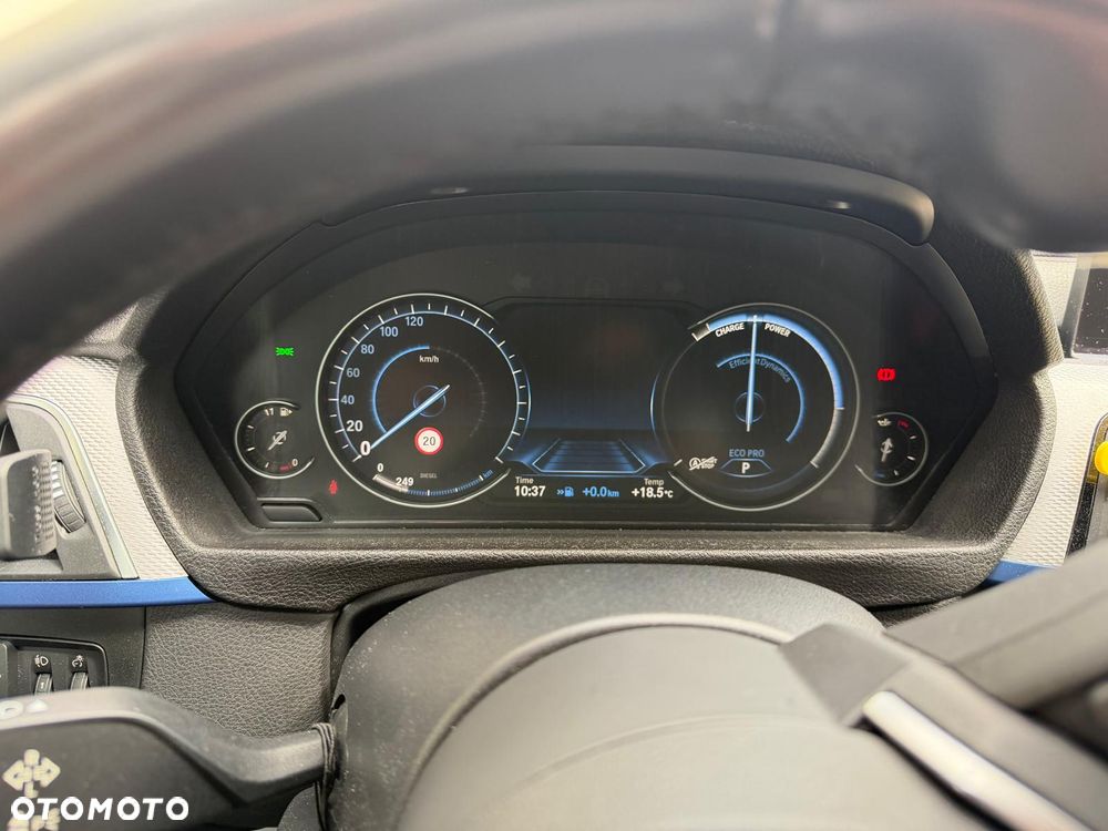 BMW Seria 3 320d xDrive M Sport Shadow sport - 14