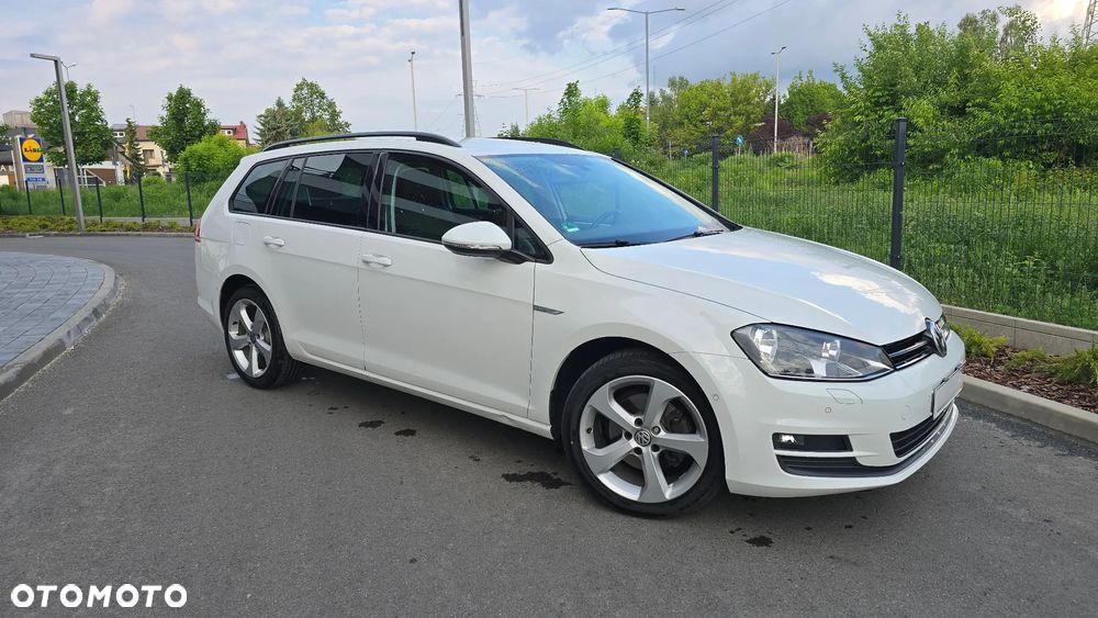 Volkswagen Golf - 1