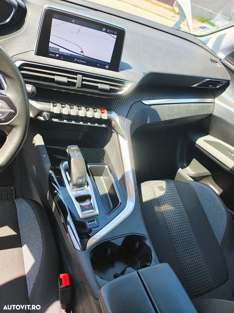 Peugeot 3008 BlueHDi 130 Stop & Start EAT8 Active Business-Paket - 24