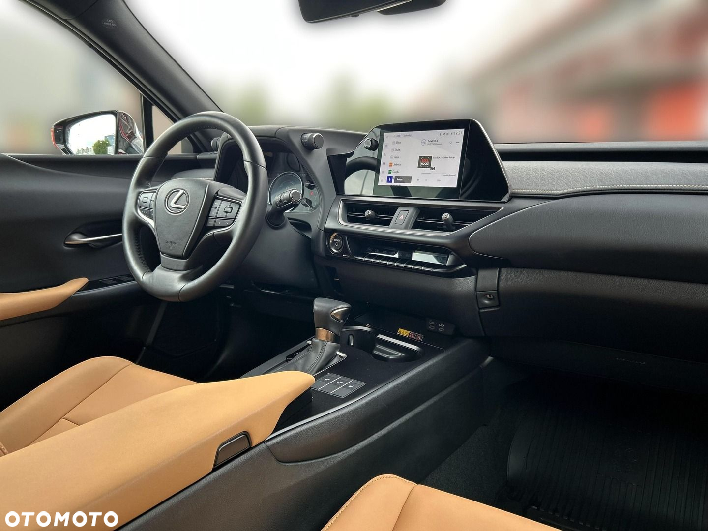 Lexus UX - 12