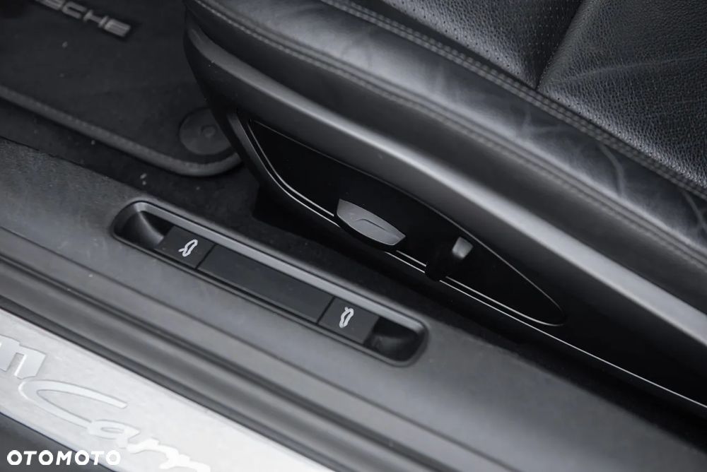 Porsche 911 Carrera - 17