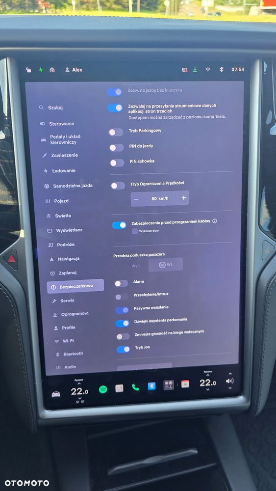 Tesla Model S - 32