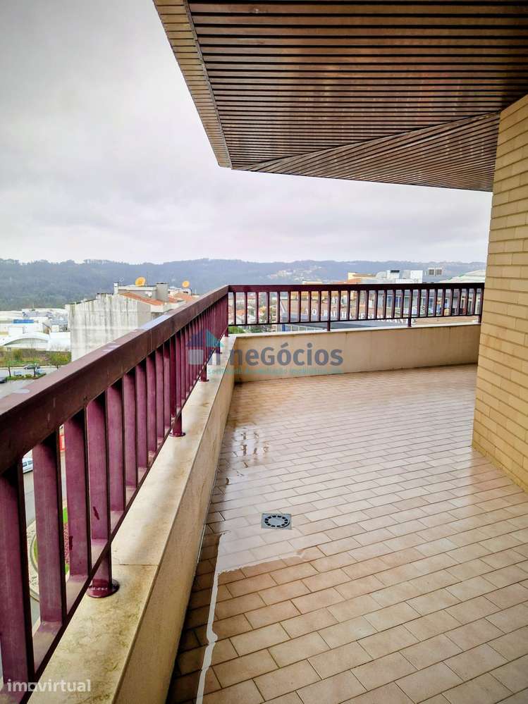 Apartamento t3 com terraço e garagem no centro de Oliveira de Azeméis - Grande imagem: 2/16