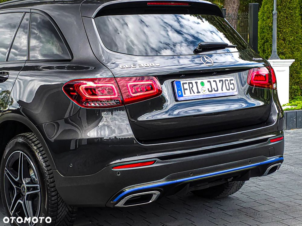 Mercedes-Benz GLC 350 e 4Matic 7G-TRONIC AMG Line - 8