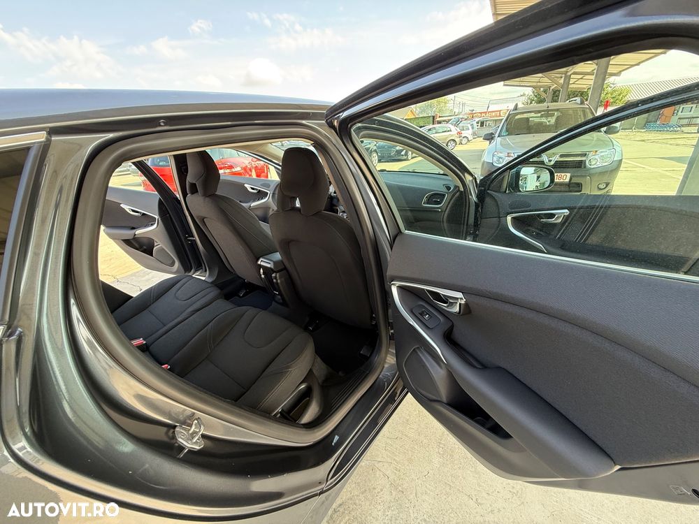 Volvo V40 D2 - 9
