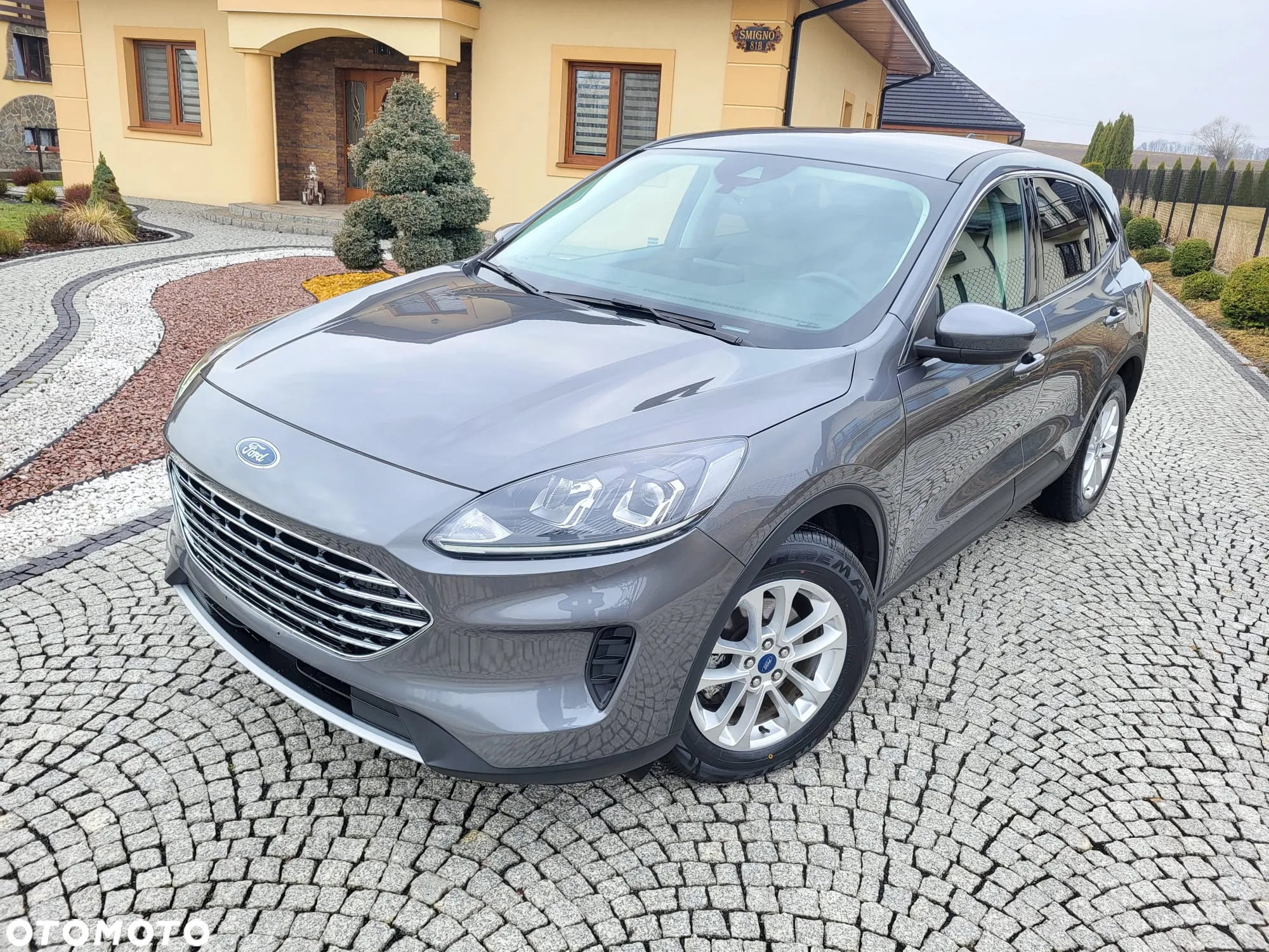 Ford Kuga - 10