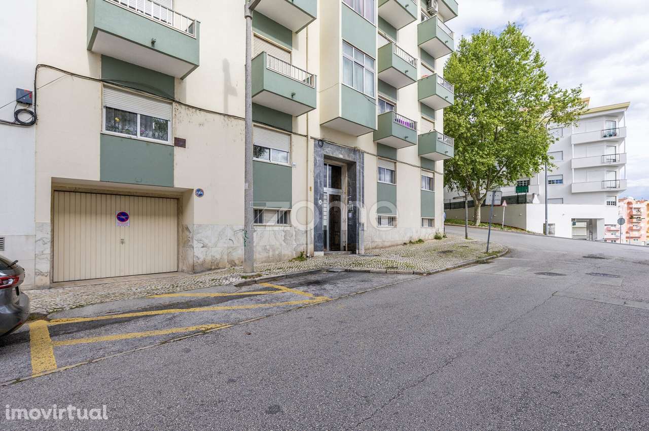 T2 totalmente renovado com garagem l Forte da Casa - Grande imagem: 3/16