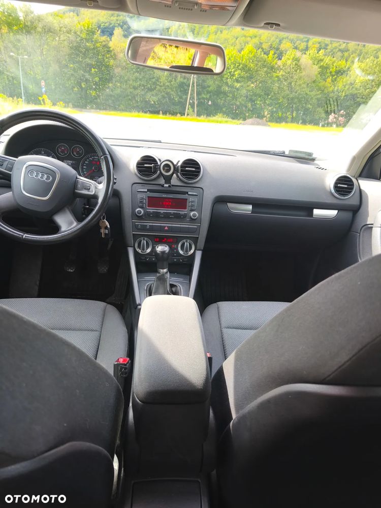 Audi A3 Sportback 1.6 TDI DPF Attraction - 6
