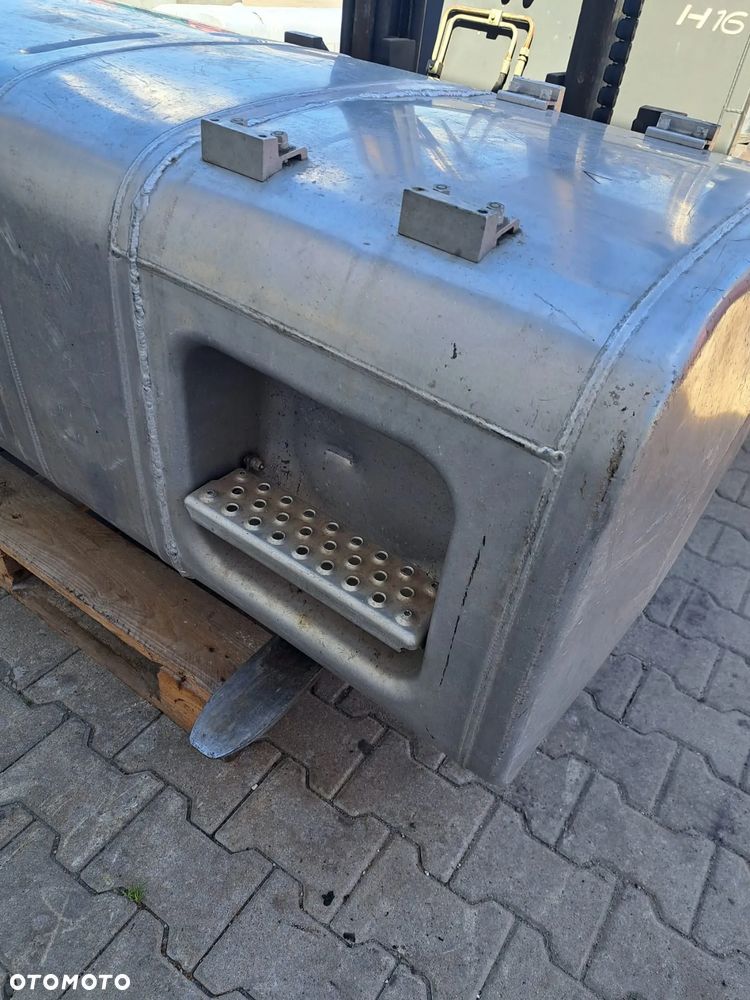 Zbiornik paliwa / Aluminium / 595D/70AB - 4