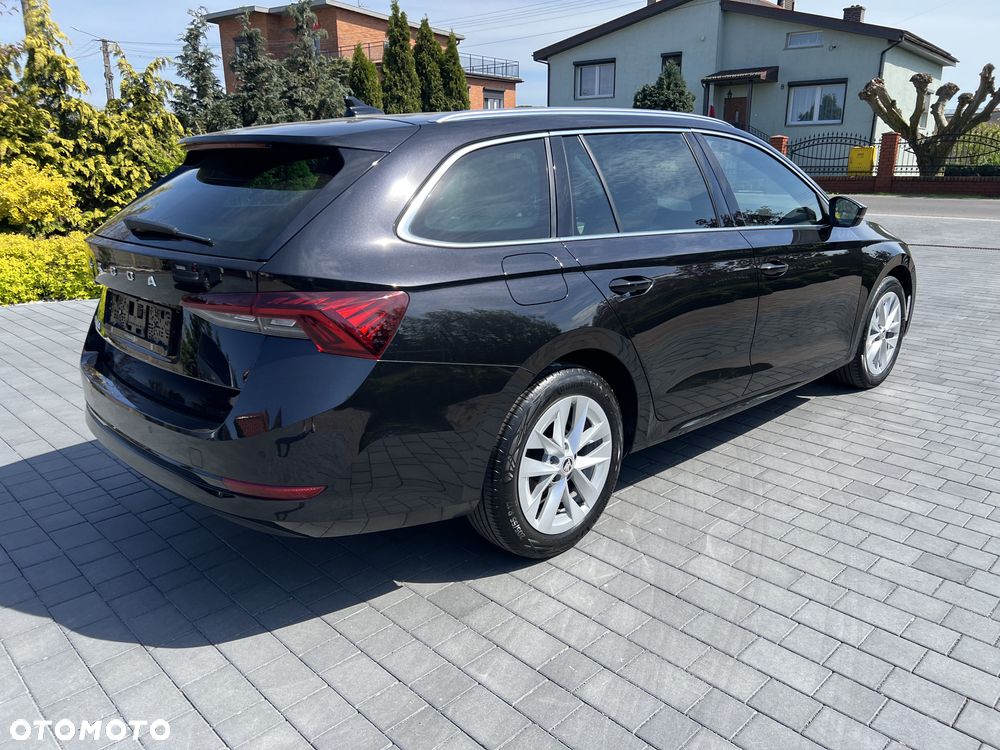 Skoda Octavia 2.0 TDI DSG Style - 3