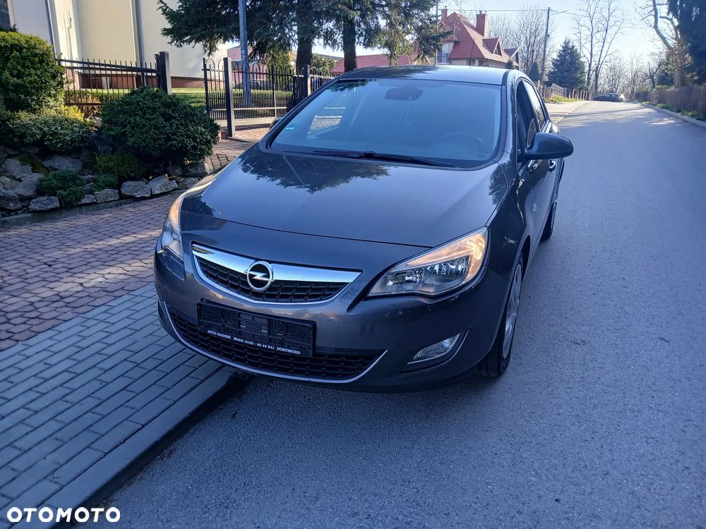 Opel Astra 1.6 Design Edition - 1