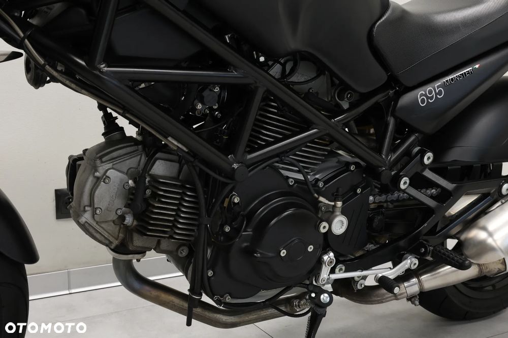 Ducati Monster - 28