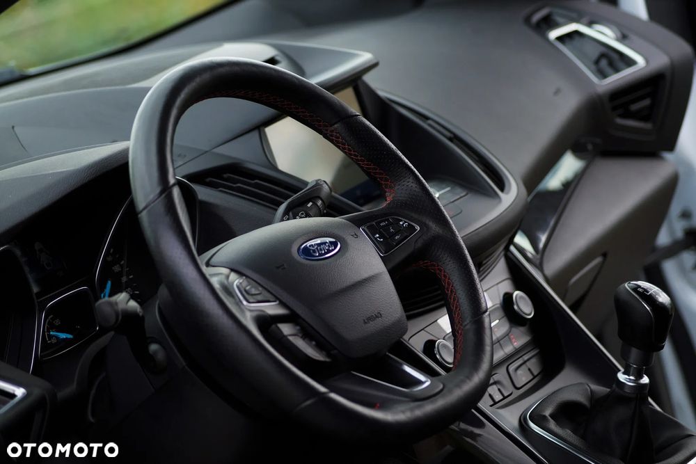 Ford Kuga - 30