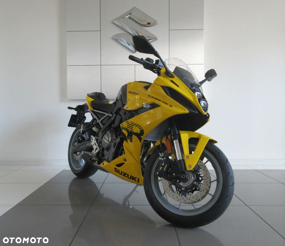 Suzuki GSX - 3