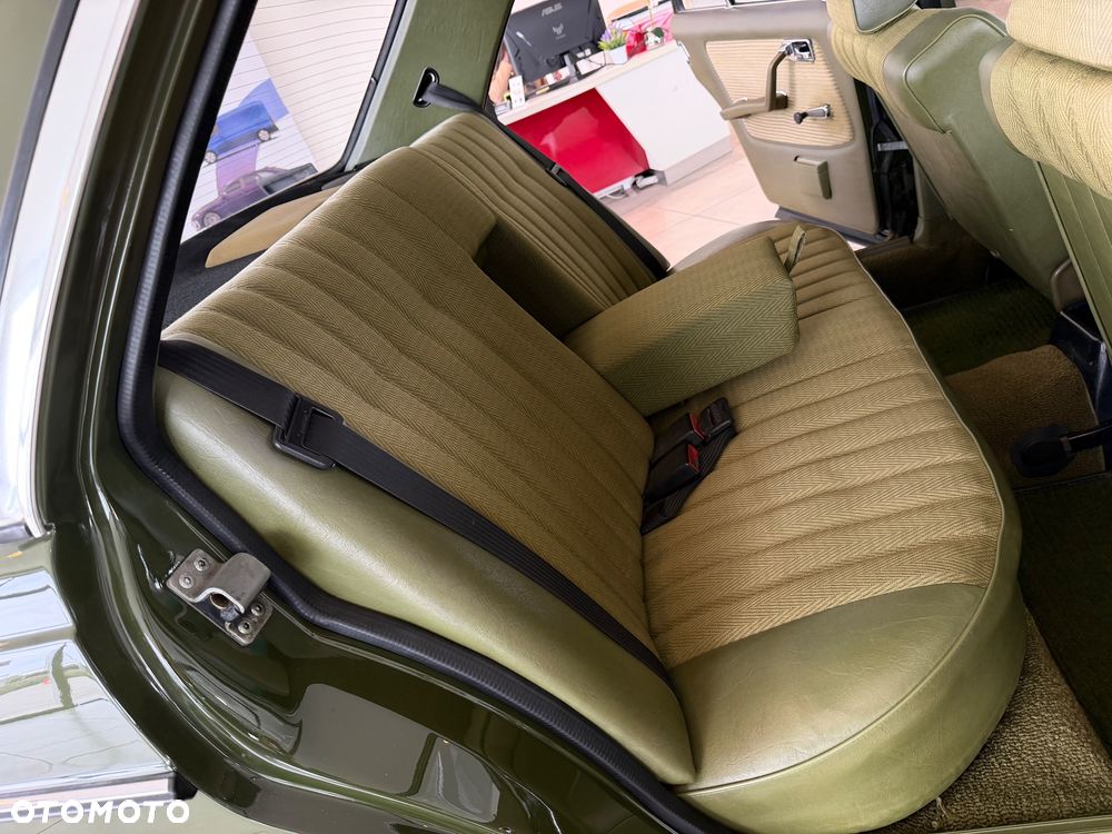 Mercedes-Benz W123 - 28