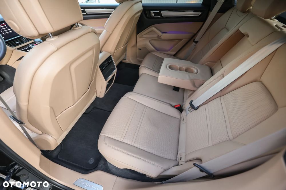 Porsche Cayenne Coupe Platinum Edition - 22