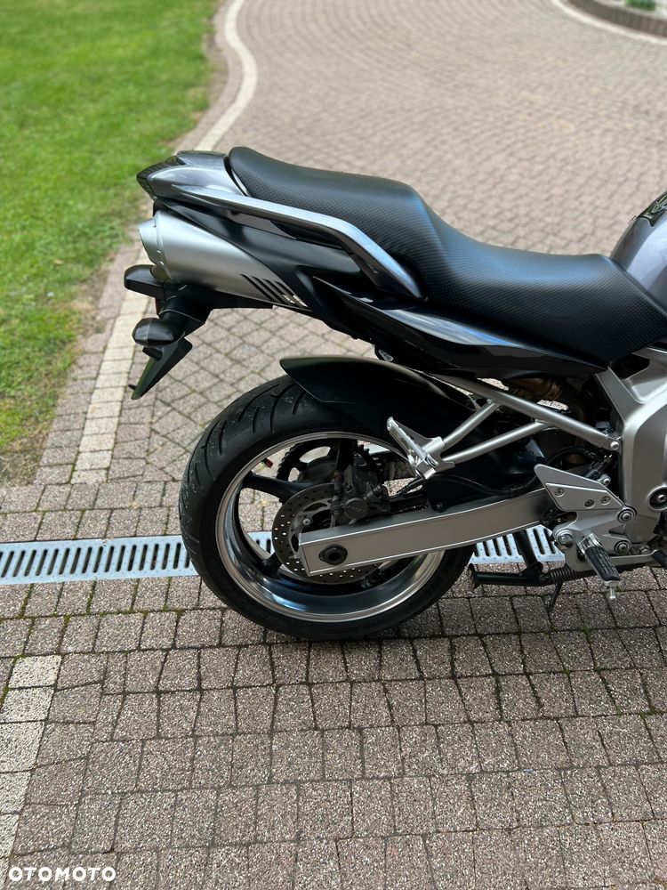 Yamaha FZ6 - 24