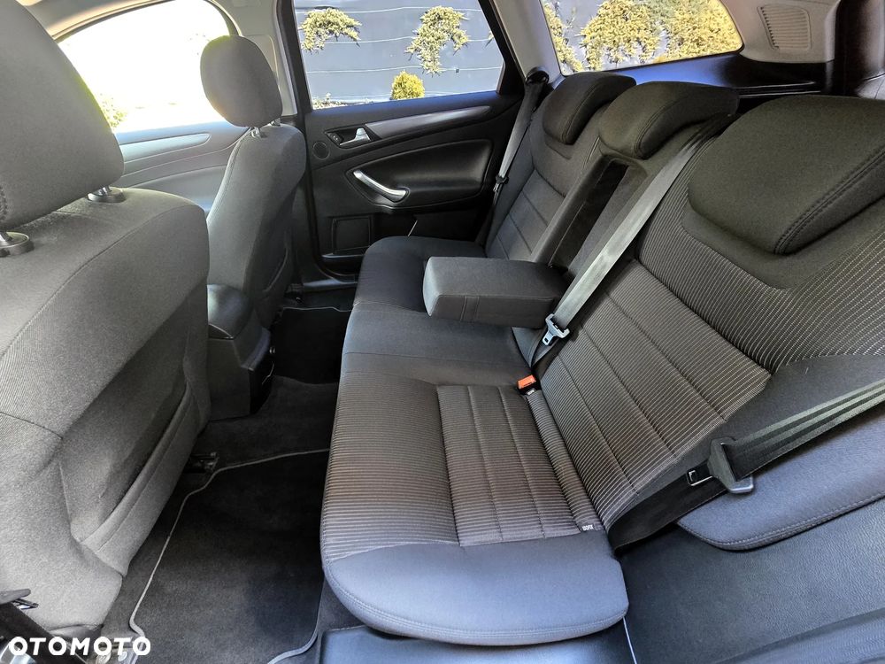Ford Mondeo 2.0 Futura X - 29