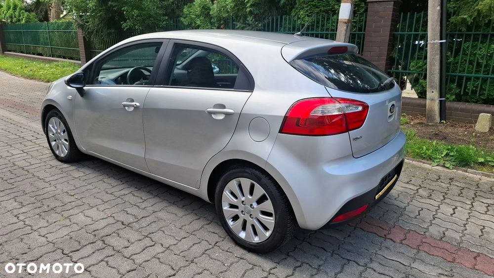 Kia Rio 1.2 Dream Team Edition - 6