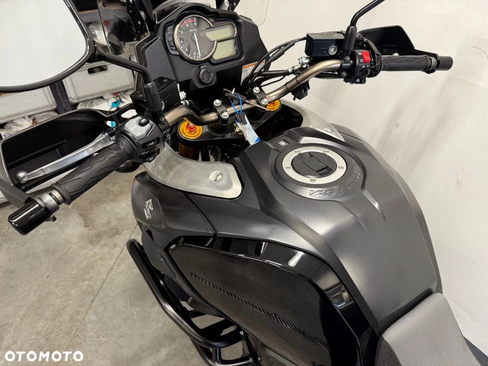 Suzuki V-STROM - 20
