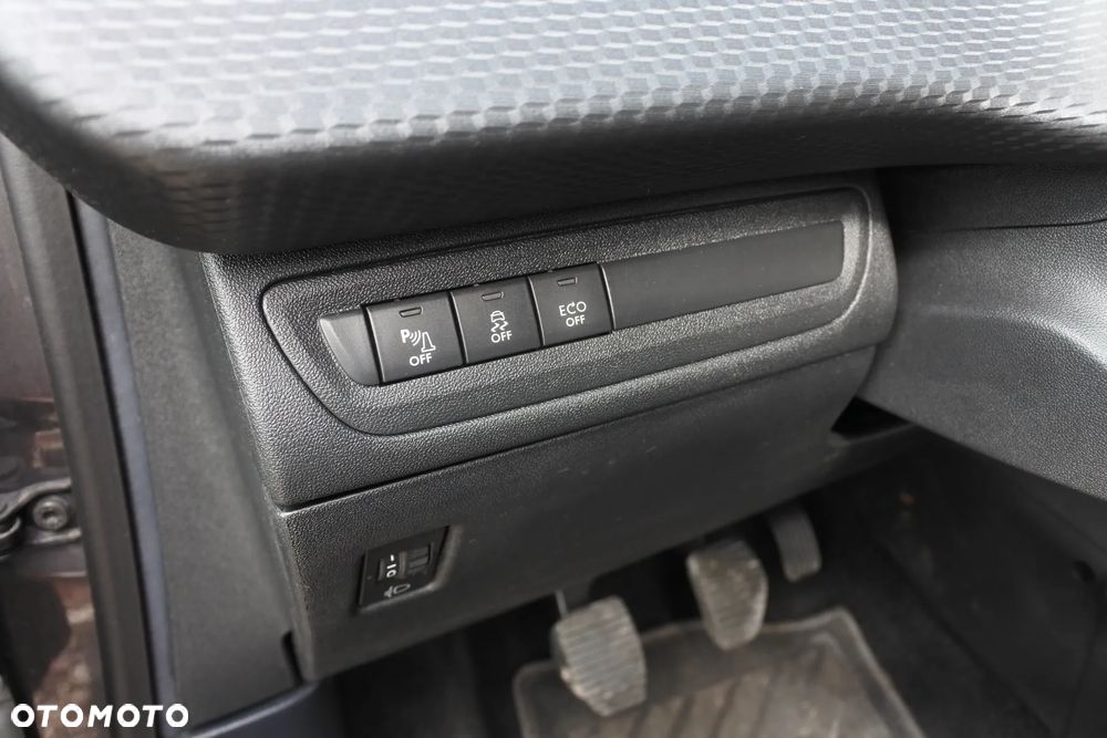 Peugeot 2008 PureTech 110 Stop&Start Allure - 19