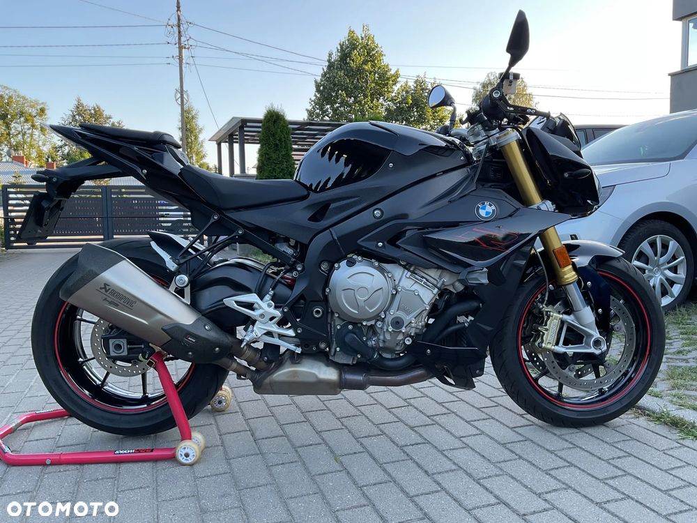 BMW S