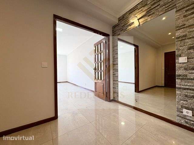 Apartamento T3 renovado em Paços de Brandão - Grande imagem: 2/27