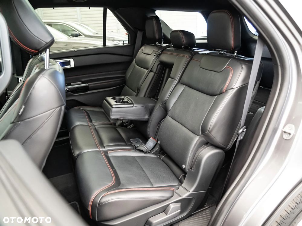 Ford Explorer - 29