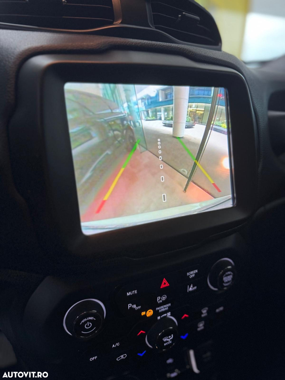 Jeep Renegade 1.3 T-GDI 4xe PLUG-IN Hybrid Automatik S - 15