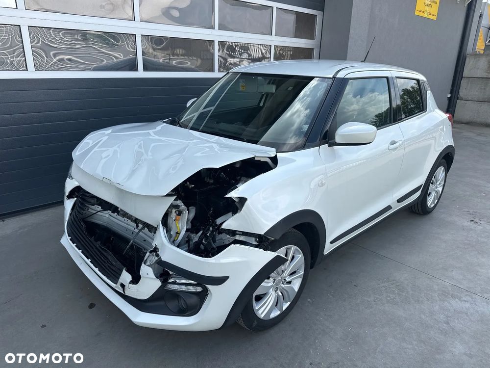 Suzuki Swift 1.2 Premium Plus - 7