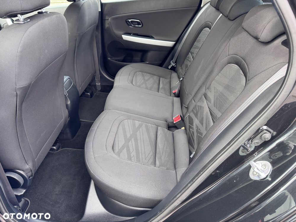 Kia Ceed - 9