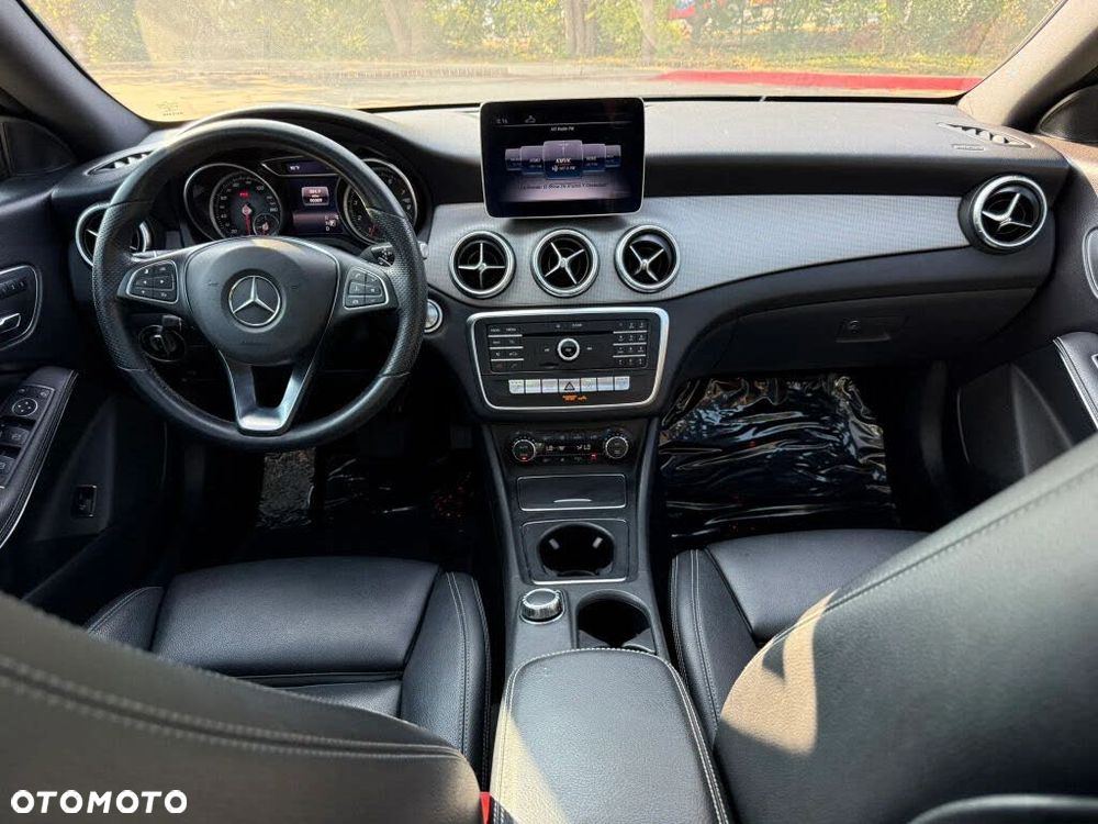 Mercedes-Benz CLA 250 4Matic 7G-DCT Sport - 9