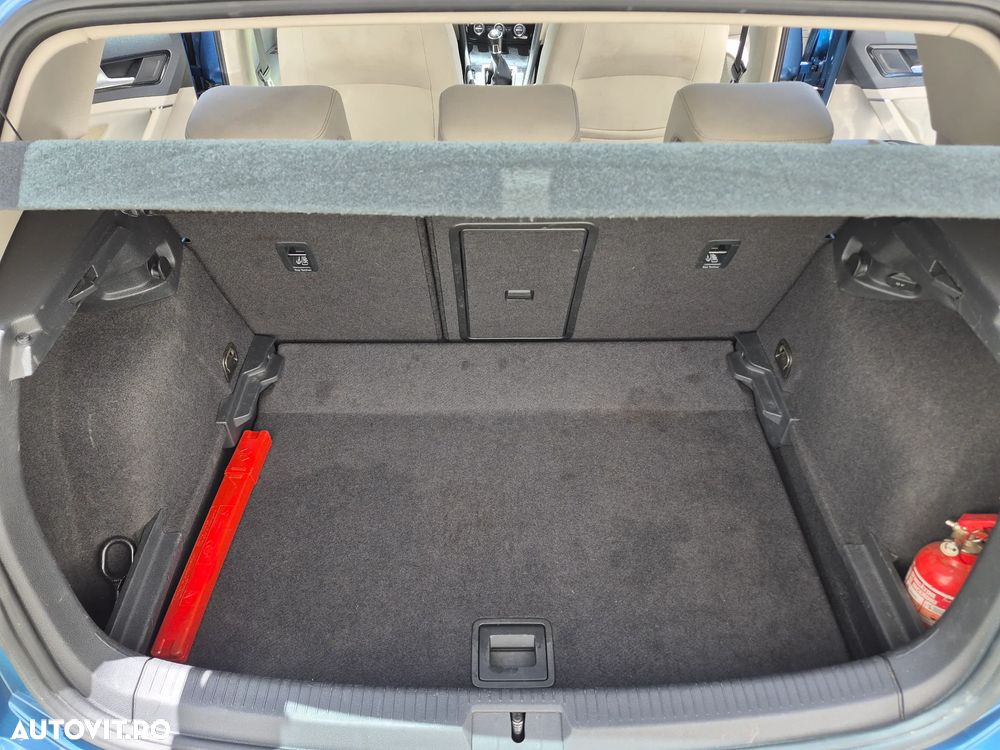 Volkswagen Golf - 10