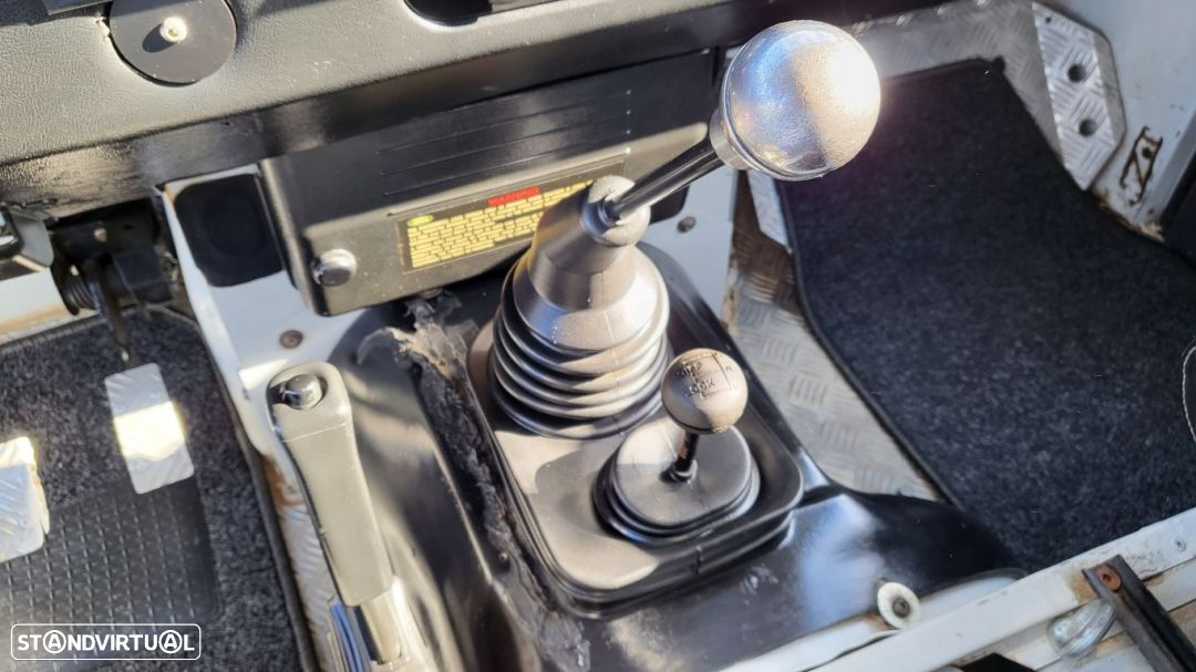 Land Rover Defender 90 2.5 TD5 Metal Top - 49