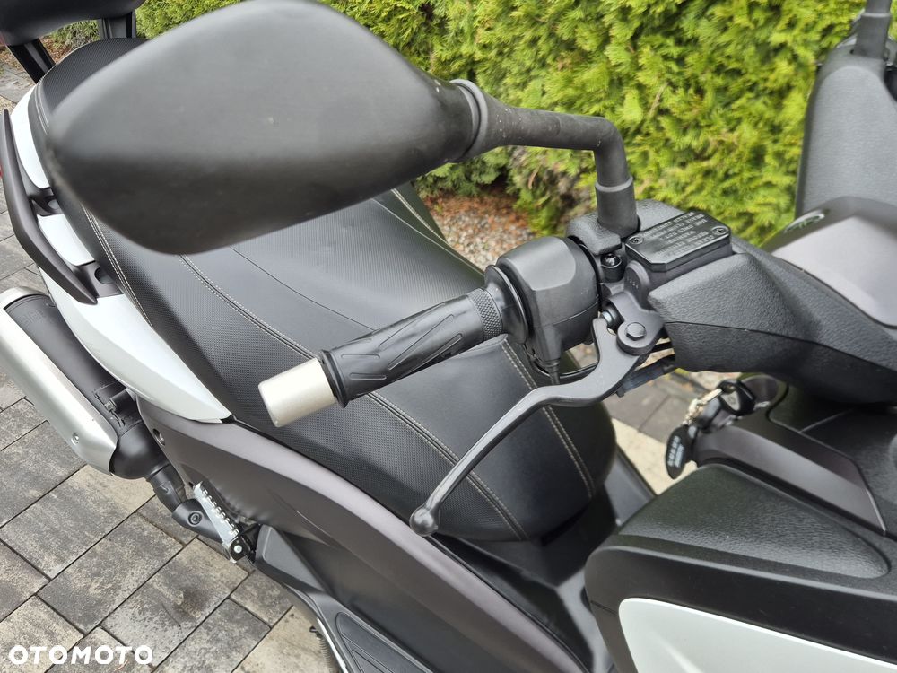Yamaha X-max - 13