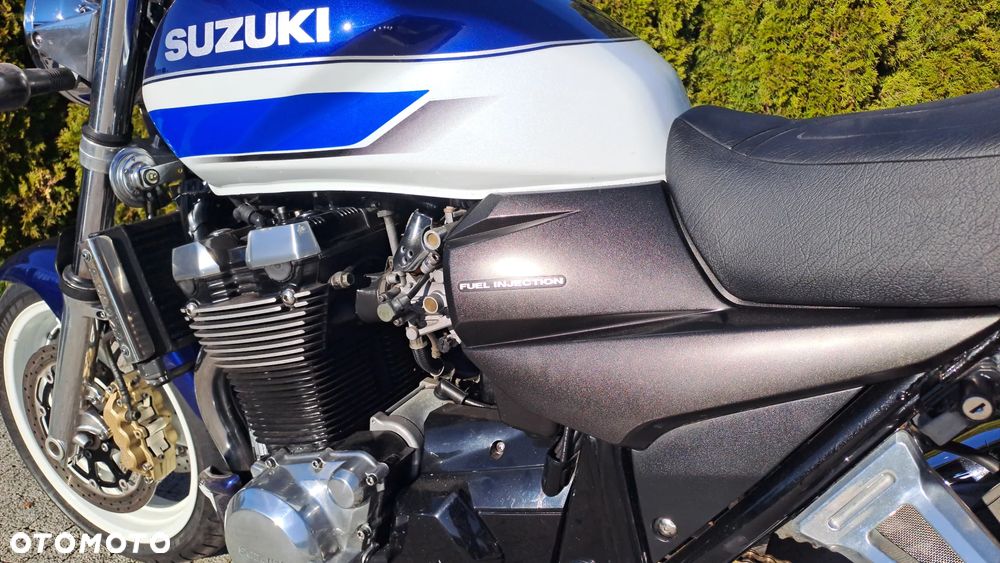 Suzuki GSX - 22