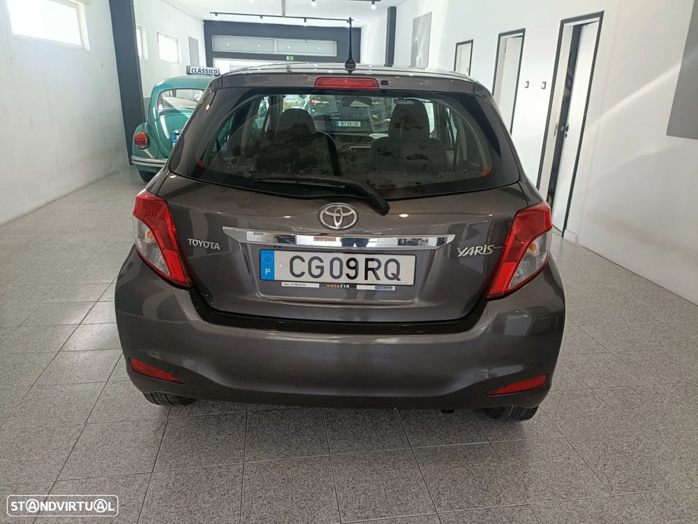 Toyota Yaris 1.4 D-4D High Pack+NAVI - 5