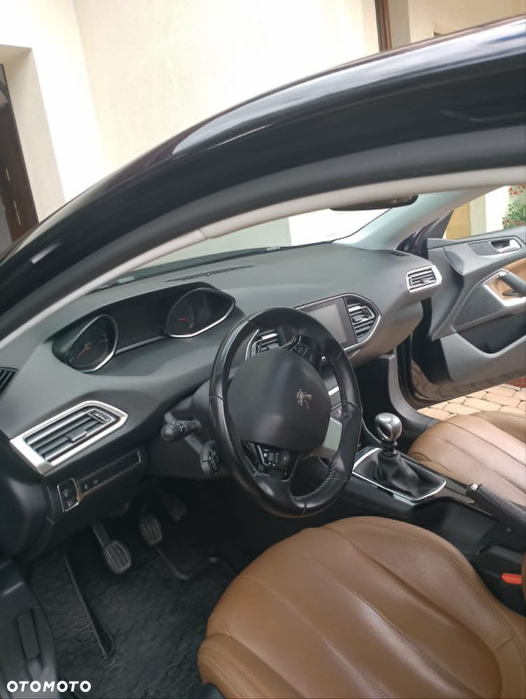 Peugeot 308 1.6 BlueHDi Allure S&S - 3