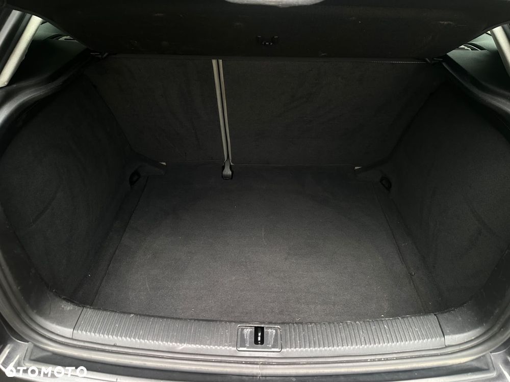 Audi A3 3-drzwiowe 1.6 Attraction - 30