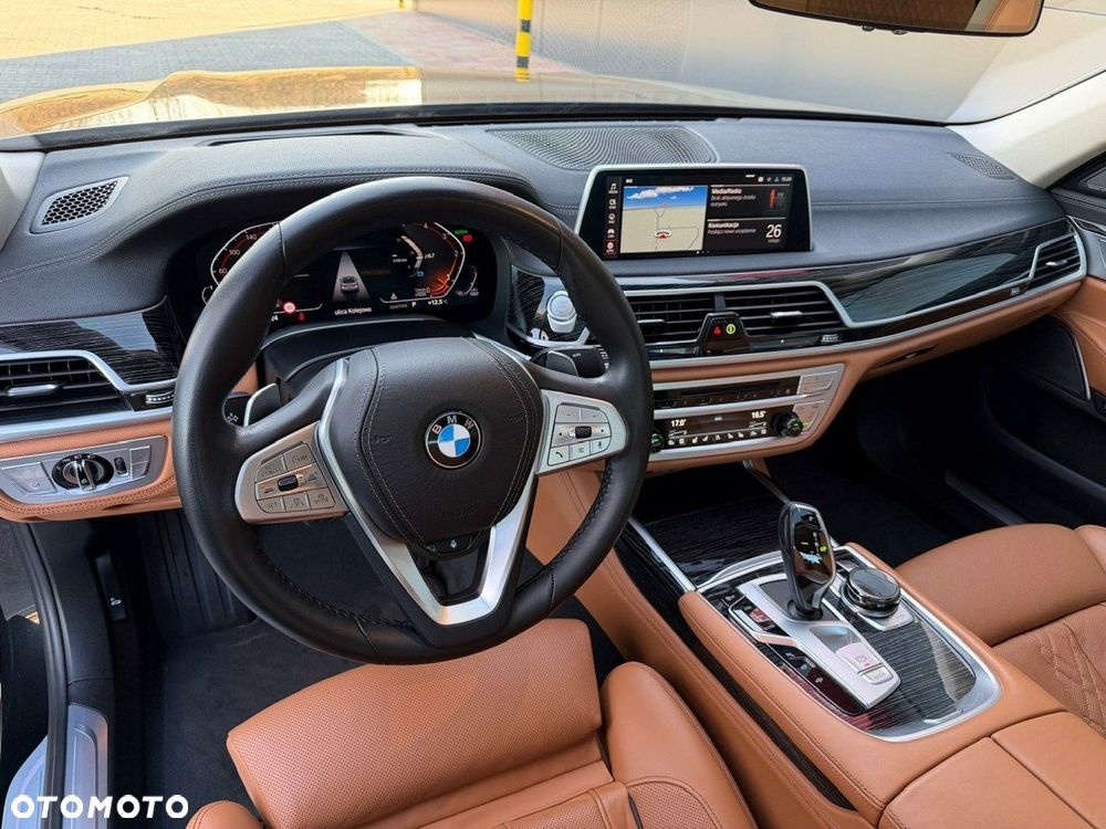 BMW Seria 7 - 12
