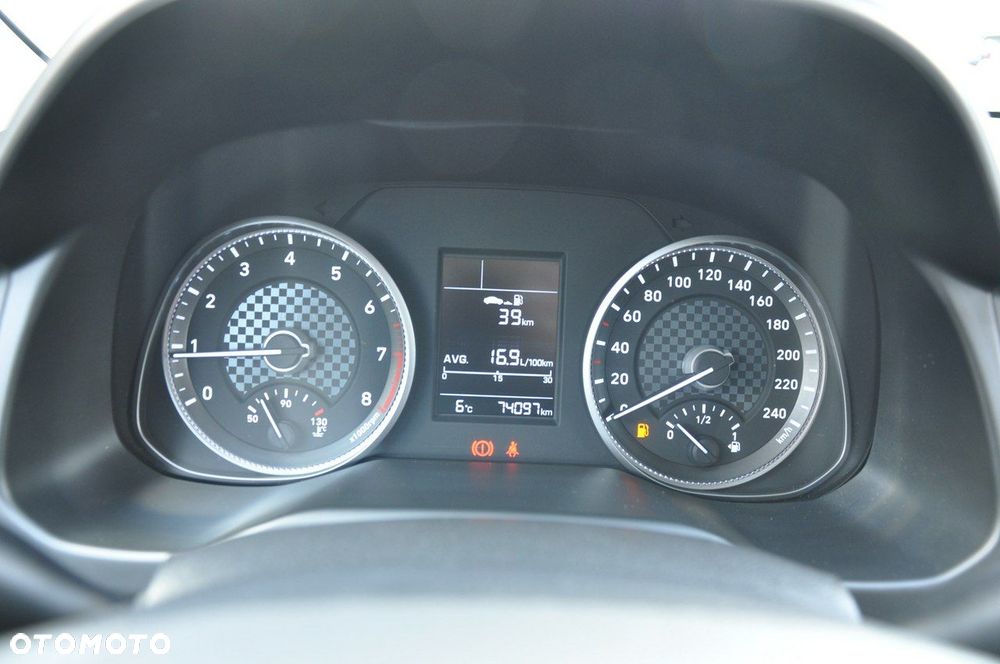 Hyundai Elantra - 12