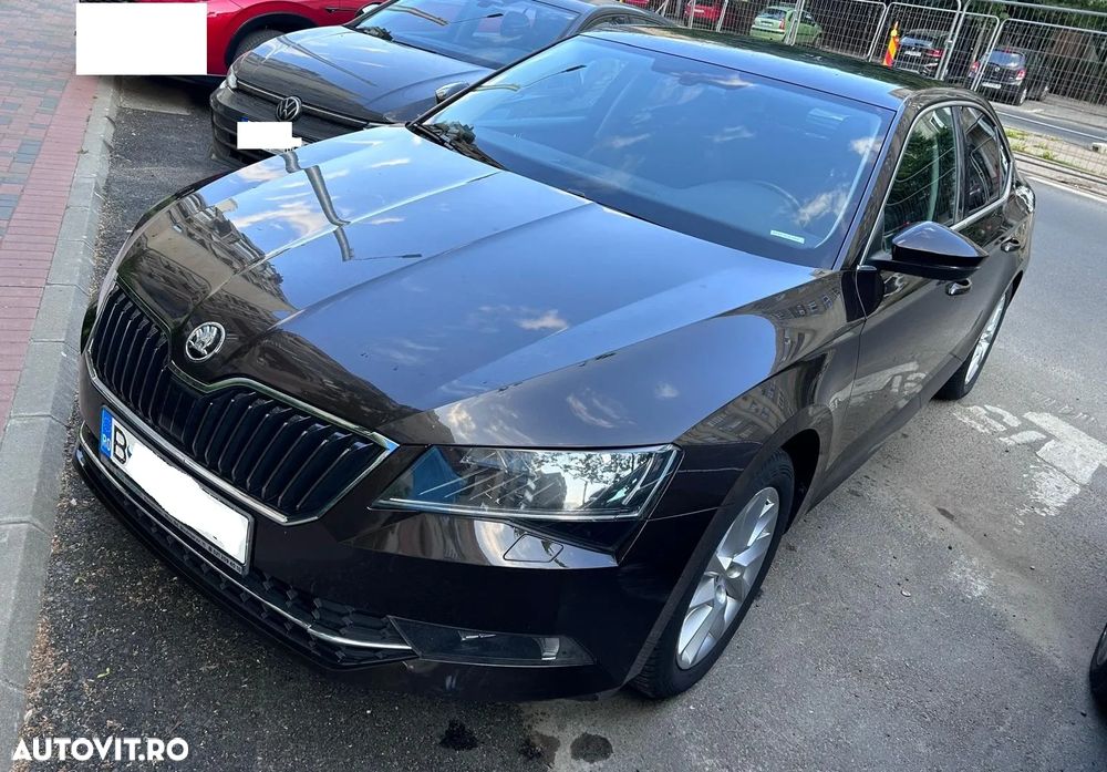 Skoda Superb 2.0 TDI DSG Ambition - 8