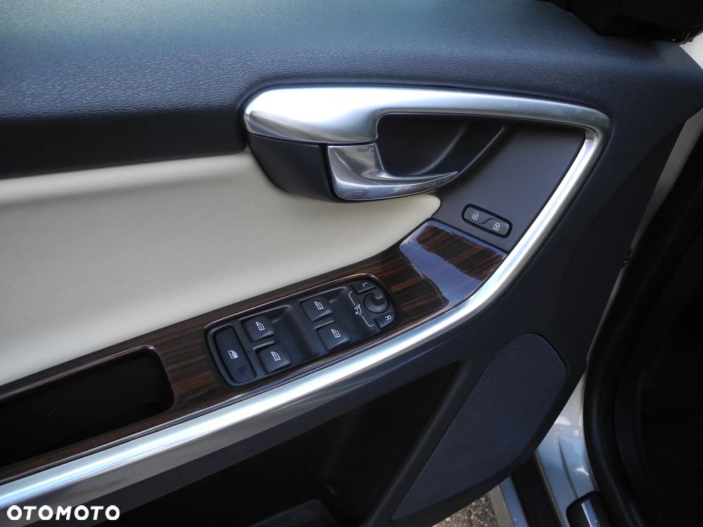 Volvo XC 60 - 19
