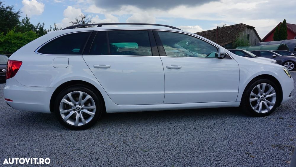 Skoda Superb 2.0 TDI Green tec DSG Elegance - 3