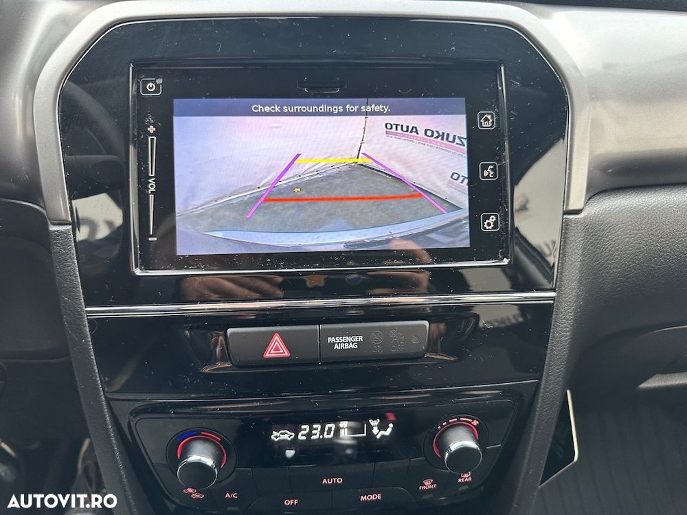 Suzuki Vitara 1.4 Boosterjet MHEV Luxus - 15