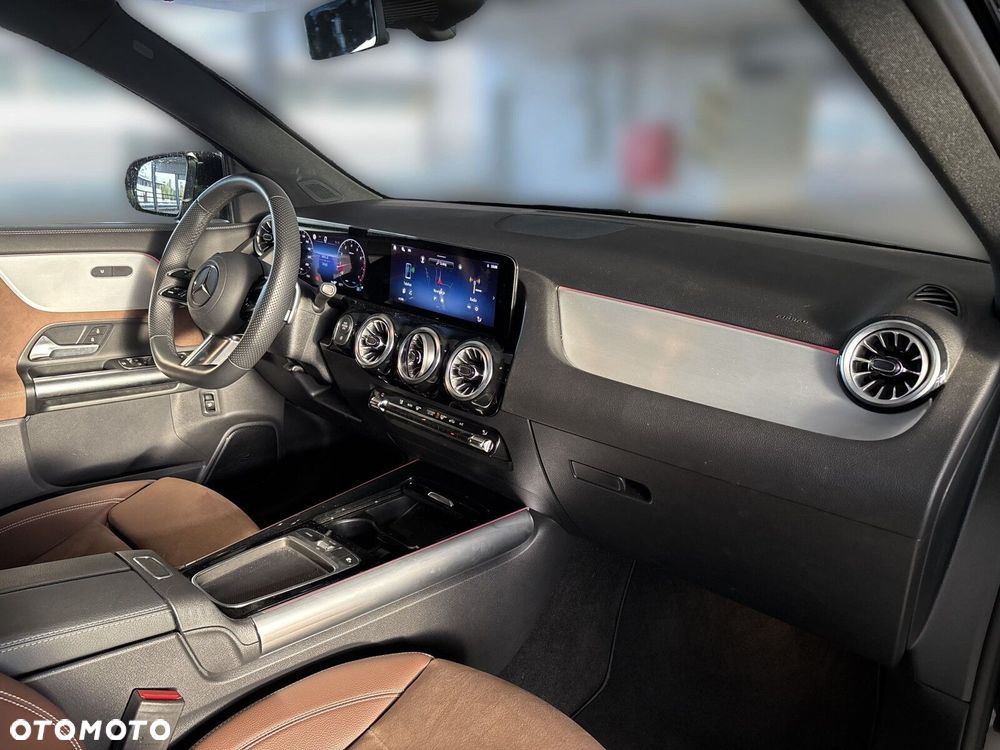 Mercedes-Benz GLA - 18