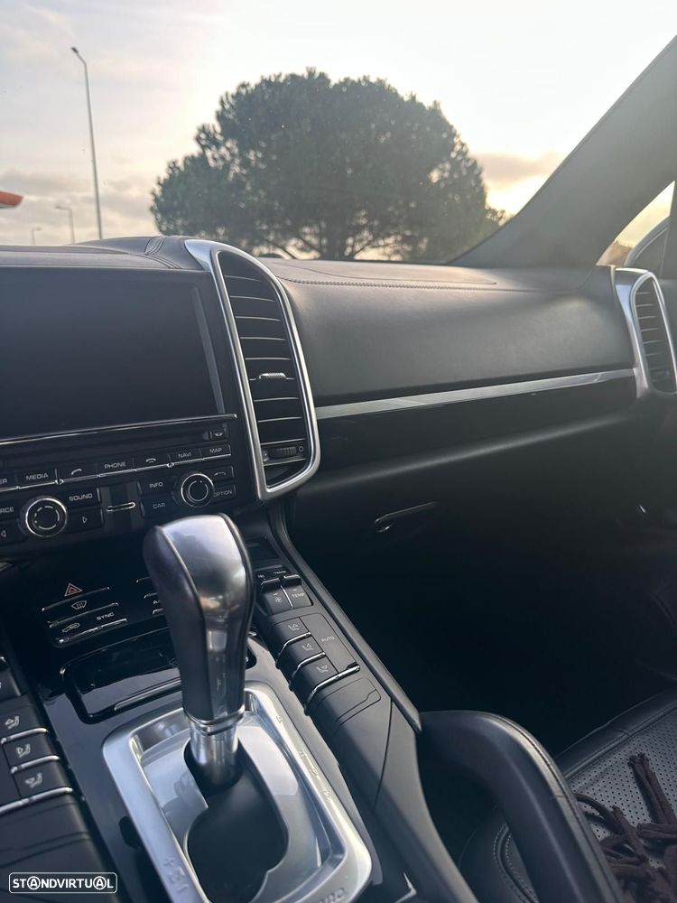 Porsche Cayenne - 11