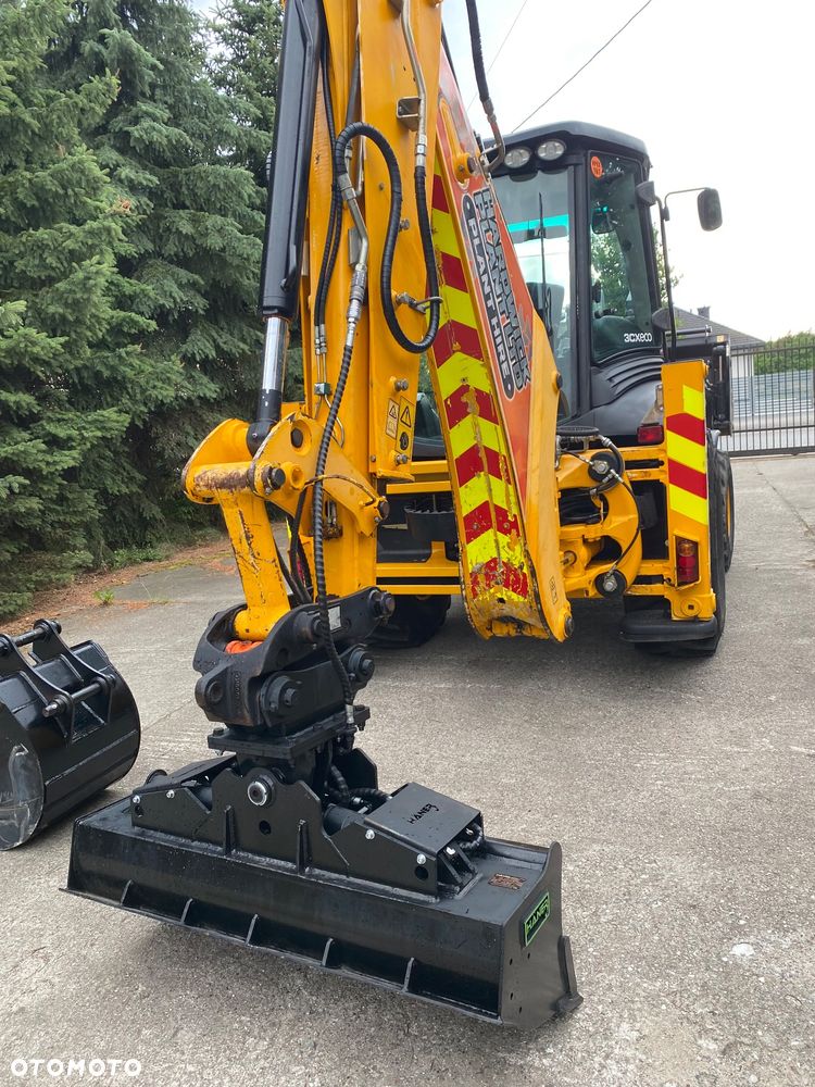 JCB 3CX - 8